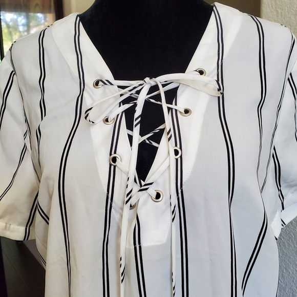 Black and white pinstripe blouse.  NWOT - Picture 14 of 16